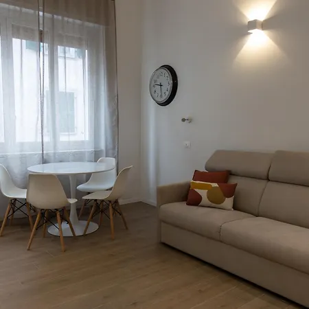 Alda Nella Piazzetta In Centro 아파트 *