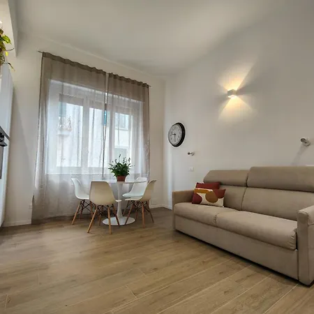 Alda Nella Piazzetta In Centro 公寓 斯培西亚